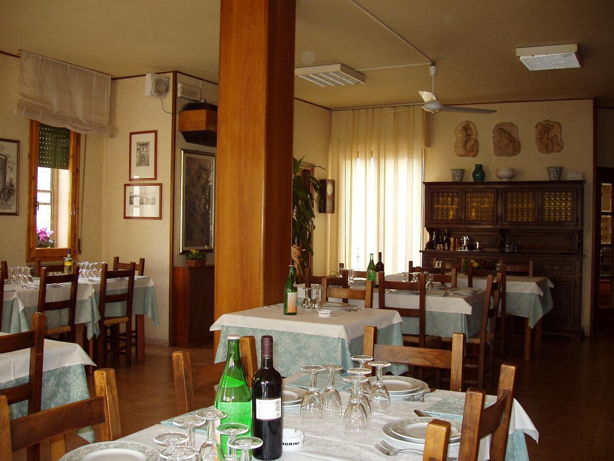 Albergo Ristorante Taverna Dalla "Lisina" Сансеполькро Экстерьер фото