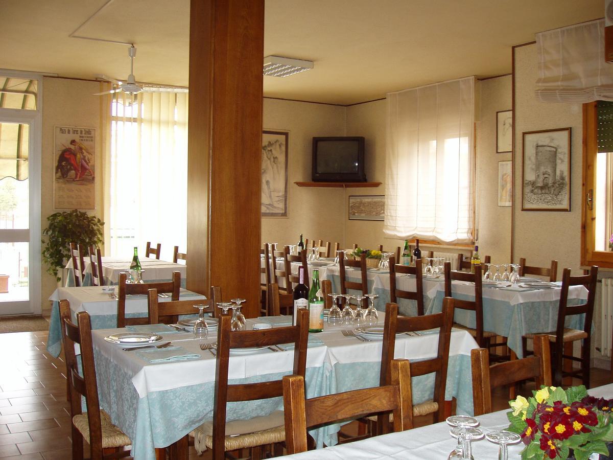Albergo Ristorante Taverna Dalla "Lisina" Сансеполькро Экстерьер фото